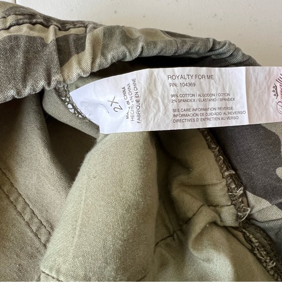 Royalty For Me Collection Green Camo Cut Off Elastic Waist Shorts Size 2X - Picture 5 of 6